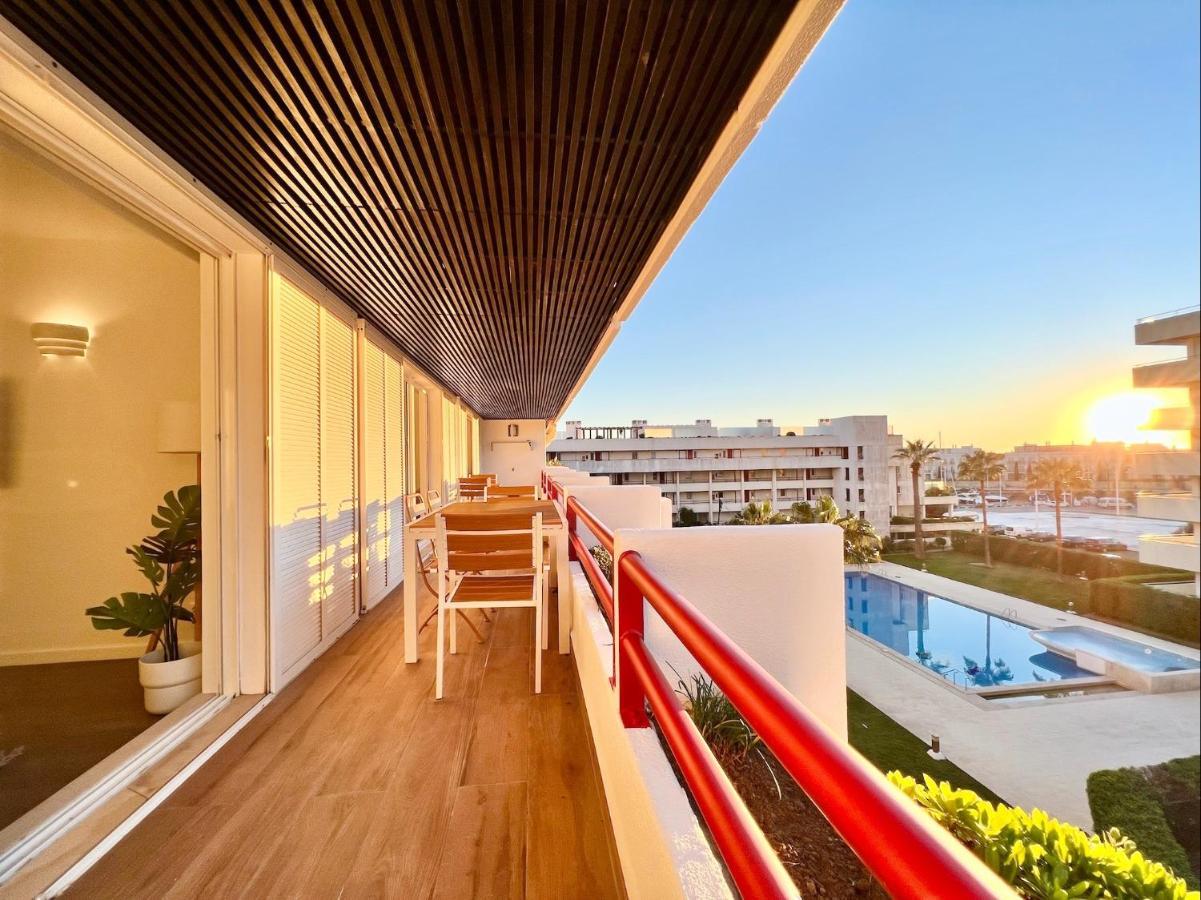 Out 20 Levante Apartment
