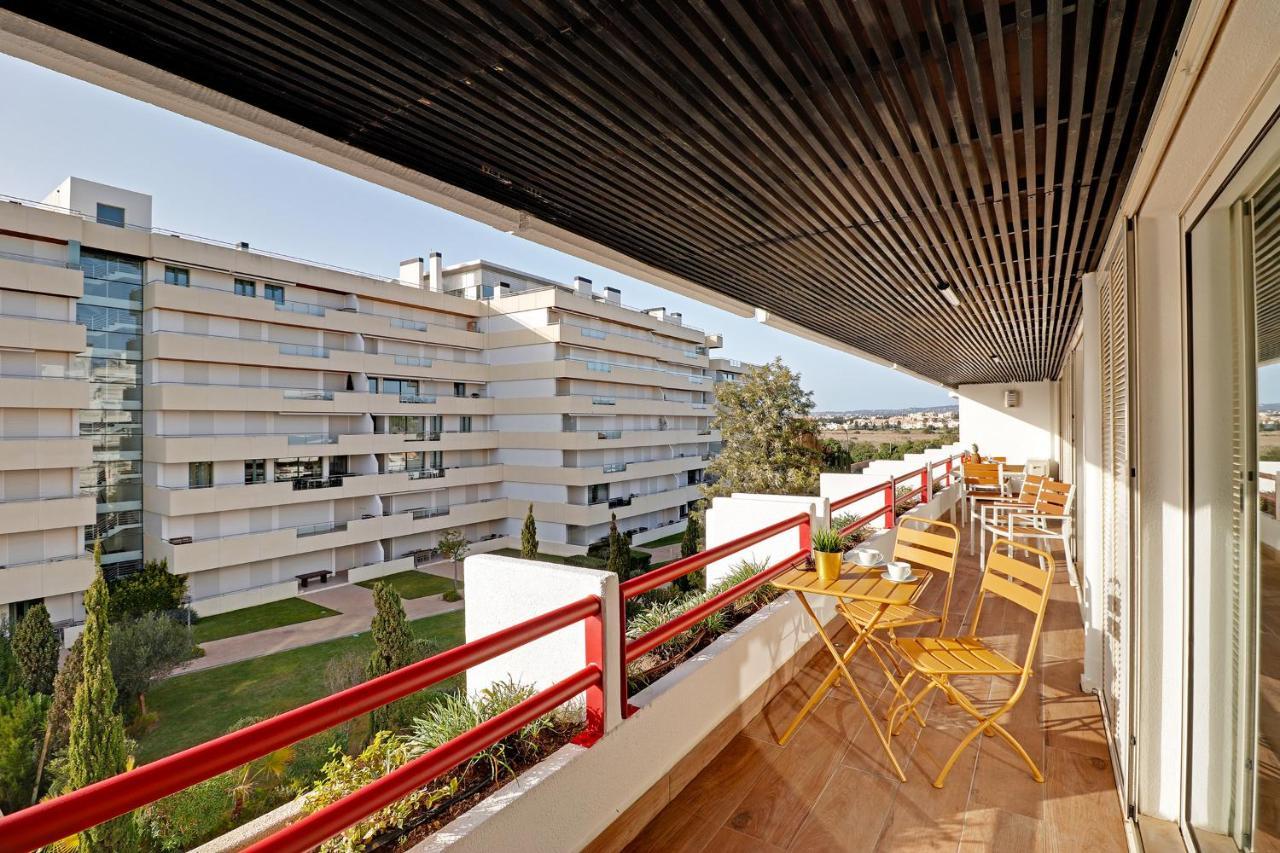 Out 20 Levante Apartment